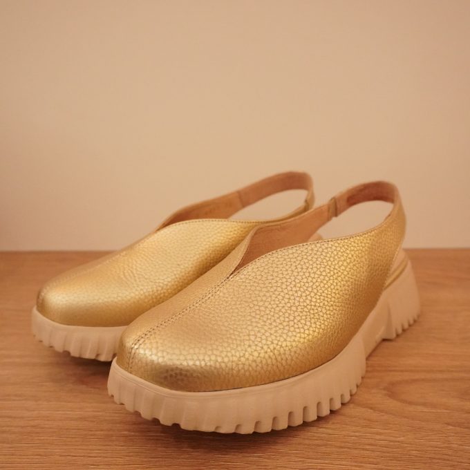 chaussure wonders a 4411