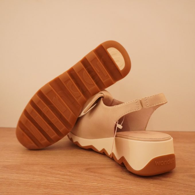 chaussure wonders c 7602