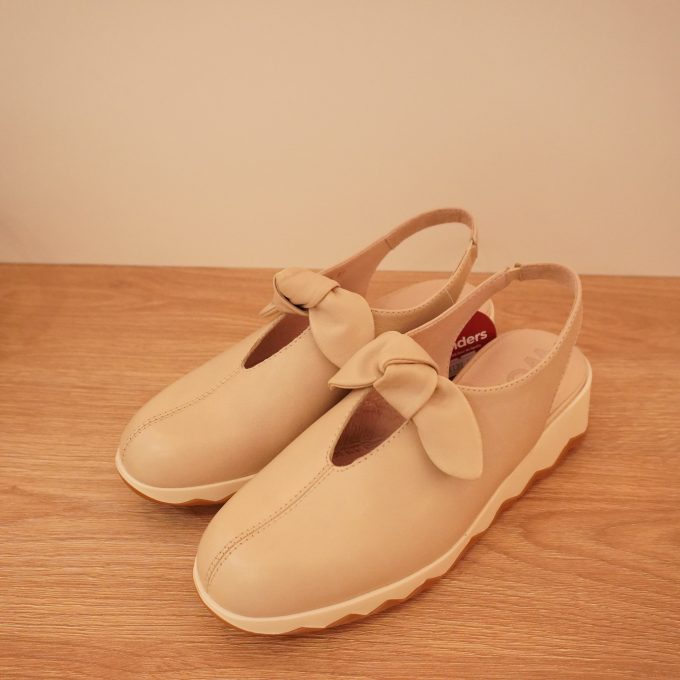 chaussure wonders c 7602