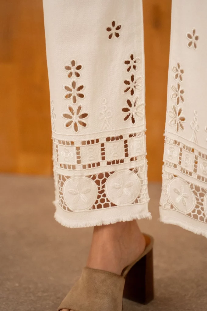 jean à broderies
